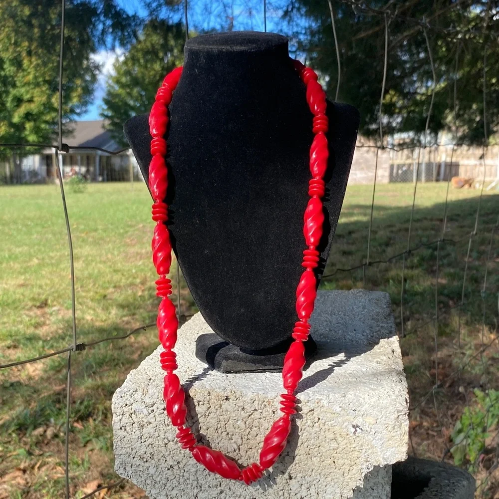 Vintage Red Beaded Necklace - Picture 1 of 4